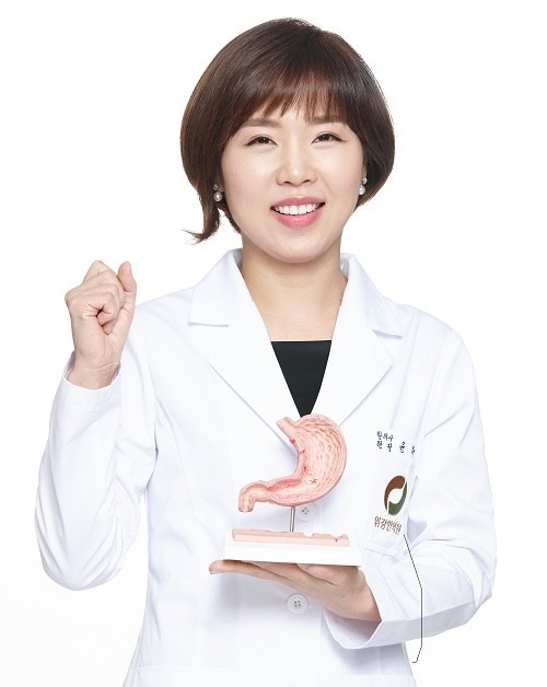 위강한의원_입마름과 심한 입냄새 지속된다면, 소화기질환 연관성 점검 필요